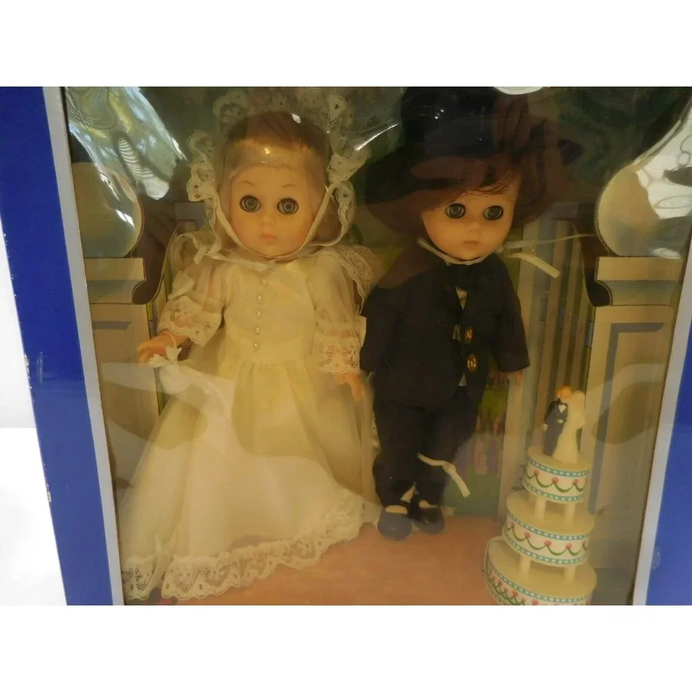Vogue Ginny Dolls Bride and‎ Groom Set 8